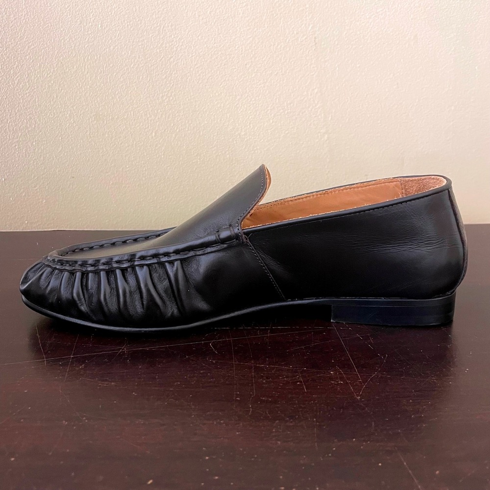 Banana Republic Womens Black Leather Ruched Moc Toe Loafers Size 9 - Picture 5 of 9